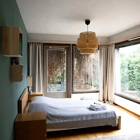 Bed And Books *